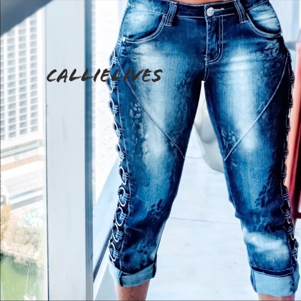 Callie Capri: Skinny Jeans Spray painted Cheetah - Picture 2 of 8